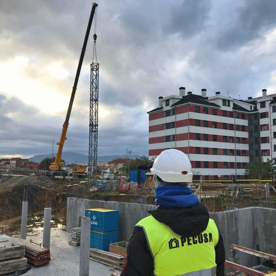 Construcción de edificios en el Alisal